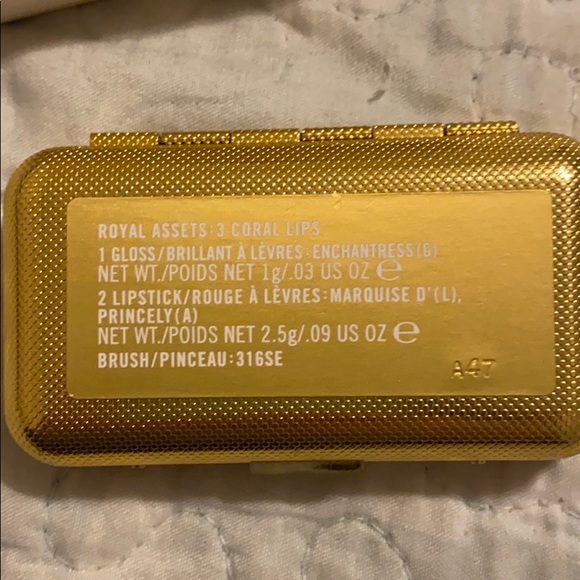 MAC 3 Coral Lips palatte - Picture 3 of 3